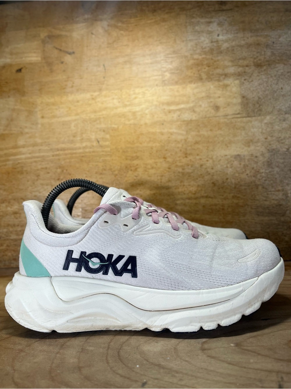 Hoka One One Arahi 8 Womens Size 8.5 Running Shoes Sneakers Rose Cream Alabaster